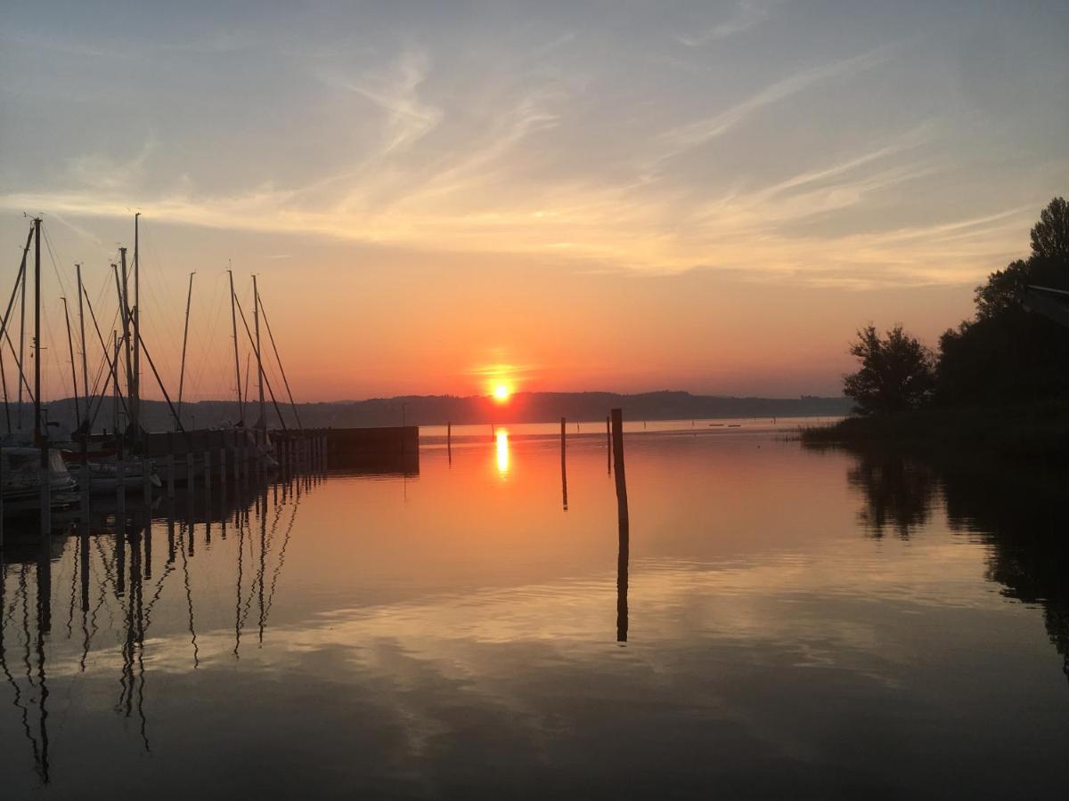 Zwischen Hafen Und Strandbad 康斯坦茨 外观 照片